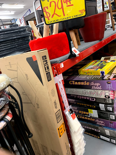 Shopping Mall «Cary Village Square Shopping Center», reviews and photos, 657 Cary Towne Blvd, Cary, NC 27511, USA