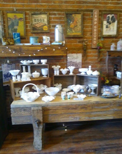 Hickory & Doc Antiques and Gifts