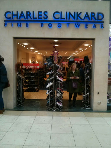 Stores to buy women's fluchos Milton Keynes