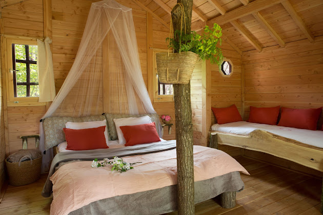 Chambres Hébergement Cabanes de bois Charmant - Cabanes dans les arbres 17380 Les Nouillers