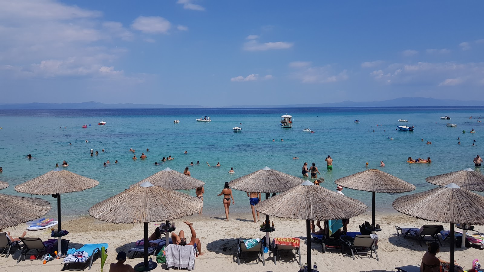 Foto di Varkes beach con spiaggia spaziosa