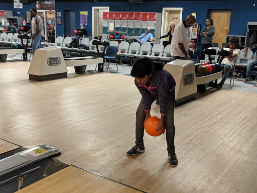 Bowling Alley «East Islip Lanes Inc», reviews and photos, 117 E Main St, East Islip, NY 11730, USA