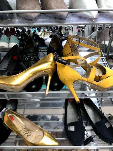 Stores to buy heels Chicago