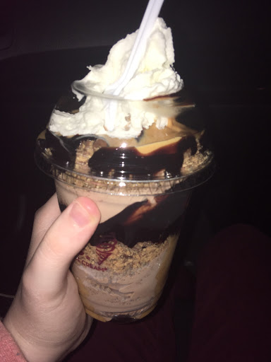 Ice Cream Shop «Carvel», reviews and photos, 700 Watertown Ave, Waterbury, CT 06708, USA