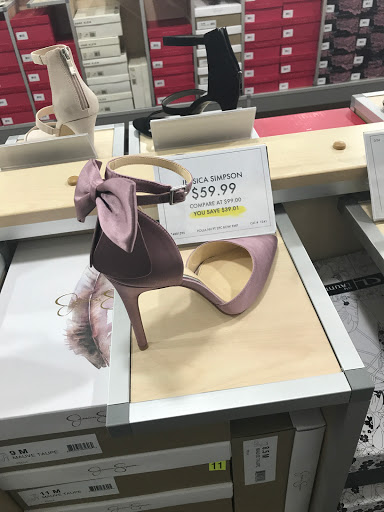 Shoe Store «DSW Designer Shoe Warehouse», reviews and photos, 314 Marketplace Mile, Plainfield, IN 46168, USA