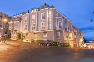 Hotel Amira Istanbul image