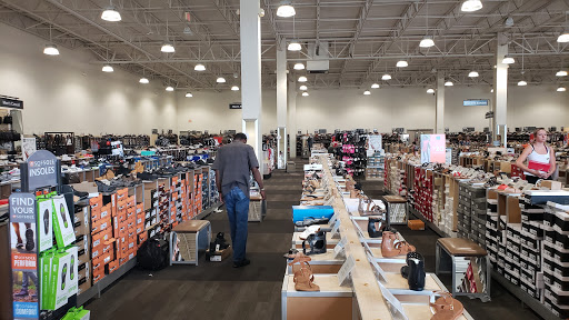 Shoe Store «DSW Designer Shoe Warehouse», reviews and photos, 10515 N Mopac Expy, Austin, TX 78759, USA