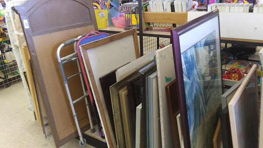 Thrift Store «Thrift Town», reviews and photos, 410 El Camino Ave, Sacramento, CA 95815, USA