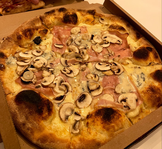 Anmeldelser af Piccolo Pizzeria i Amager Vest - Pizza