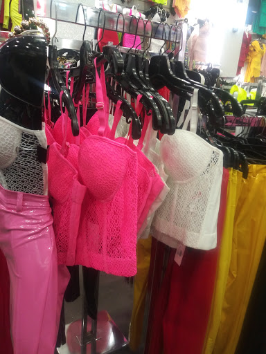 Fashion Accessories Store «Hot Point International Fashions», reviews and photos, 342 E Fordham Rd, Bronx, NY 10458, USA