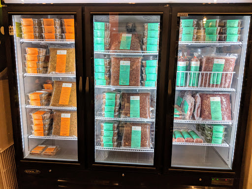 Pet Supply Store «Petapoluza Pet Supply & Grooming», reviews and photos, 114 N 36th St, Seattle, WA 98103, USA