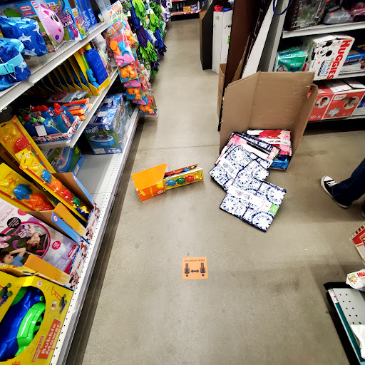 Dollar Store «FAMILY DOLLAR», reviews and photos, 31410 W 8 Mile Rd, Farmington Hills, MI 48336, USA