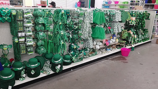 Dollar Store «Dollar Tree», reviews and photos, 806 Pelham Pkwy #4, Pelham, NY 10803, USA