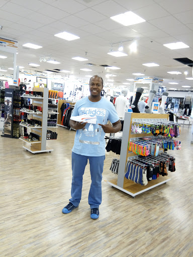 Shopping Mall «Penrose Plaza Shopping Center», reviews and photos, 2900 Island Ave, Philadelphia, PA 19153, USA