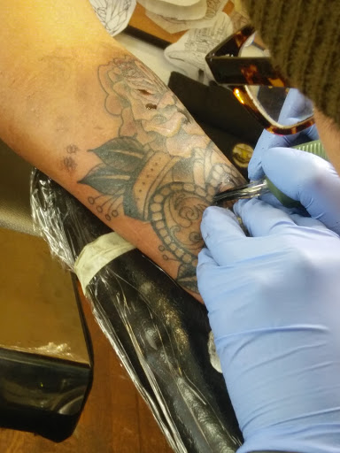 Tattoo Shop «Blue Geisha Tattoo», reviews and photos, 4204 SW Oregon St, Seattle, WA 98116, USA