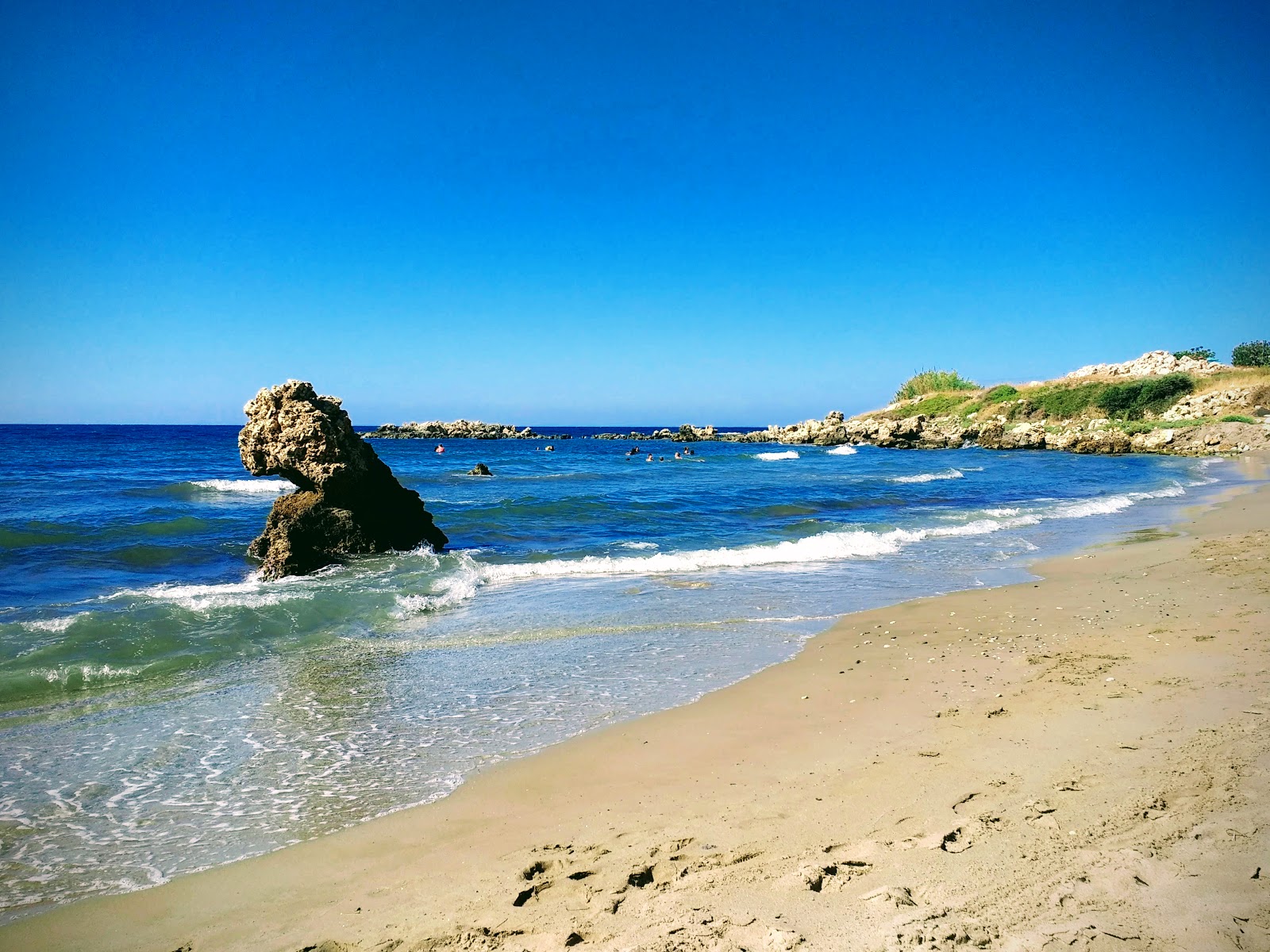 Petres beach II'in fotoğrafı biraz temiz temizlik seviyesi ile