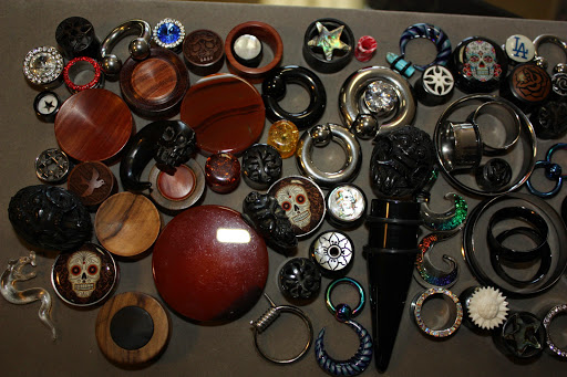 Tattoo Shop «Santa Clarita Tattoo», reviews and photos, 25835 Railroad Ave, Santa Clarita, CA 91350, USA