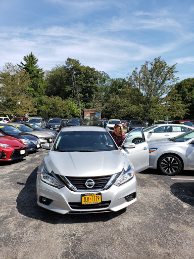 Used Car Dealer «Hertz Car Sales Rockville Centre», reviews and photos, 1297 Woodfield Rd, Rockville Centre, NY 11570, USA