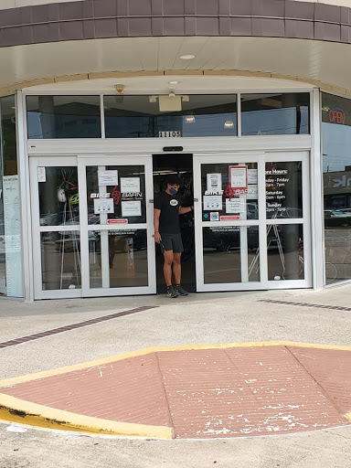 Bicycle Store «Bike Barn - Westchase», reviews and photos, 11105 Westheimer Rd, Houston, TX 77042, USA