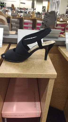 Shoe Store «DSW Designer Shoe Warehouse», reviews and photos, 2515 W 75th St, Naperville, IL 60540, USA