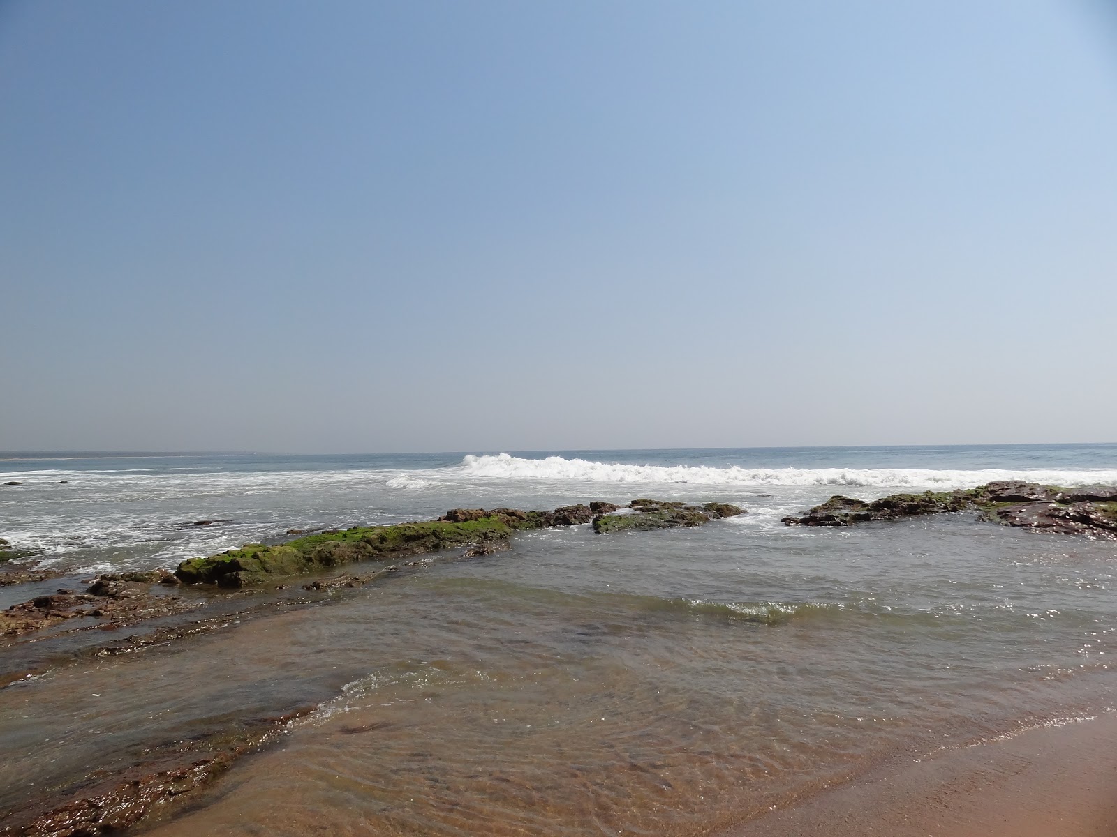 Φωτογραφία του Bheemili Beach παροχές περιοχής