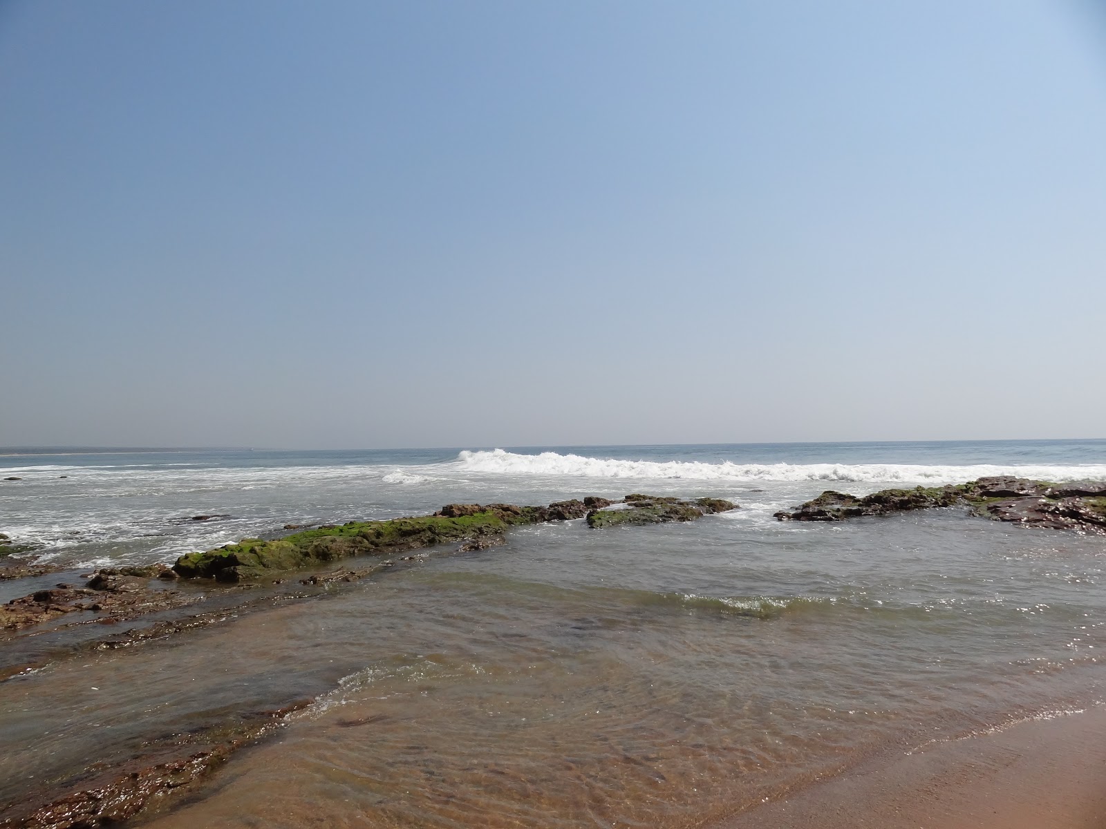 Photo de Bheemili Beach et le règlement