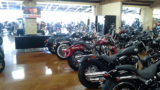 Motorcycle Dealer «Lake Shore Harley-Davidson», reviews and photos, 14000 W Rockland Rd, Libertyville, IL 60048, USA