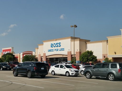 Shopping Mall «Shops at Vineyard Village», reviews and photos, 2800 Texas 121 Business, Euless, TX 76039, USA