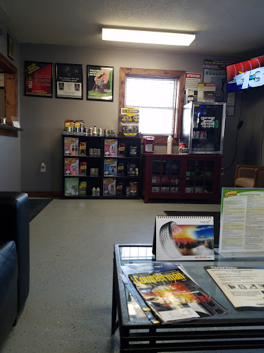 Auto Repair Shop «Honest Wrenches Automotive Repair», reviews and photos, 2015 NE 58th Ave, Des Moines, IA 50313, USA