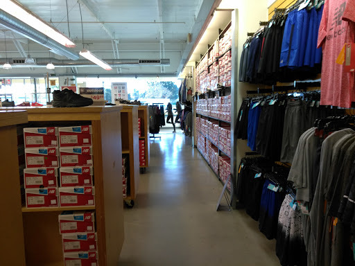 Shoe Store «New Balance Factory Store», reviews and photos, 8155 Arroyo Cir #7, Gilroy, CA 95020, USA
