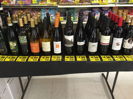 Grocery Store «Grocery Outlet Bargain Market», reviews and photos, 52115 SW Chinook Plaza, Scappoose, OR 97056, USA