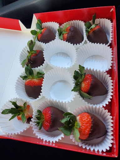 Gift Shop «Edible Arrangements», reviews and photos, 520 Commack Rd, Deer Park, NY 11729, USA