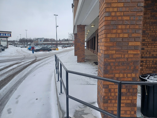 Shopping Mall «Sibley Plaza», reviews and photos, 2401 7th St W, St Paul, MN 55116, USA