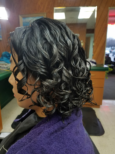 Beauty Salon «Cutz Hair Salon», reviews and photos, 2956 S Rochester Rd, Rochester Hills, MI 48307, USA