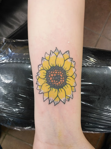 Tattoo Shop «Inkredible Tattoo», reviews and photos, 2301 Padre Blvd, South Padre Island, TX 78597, USA