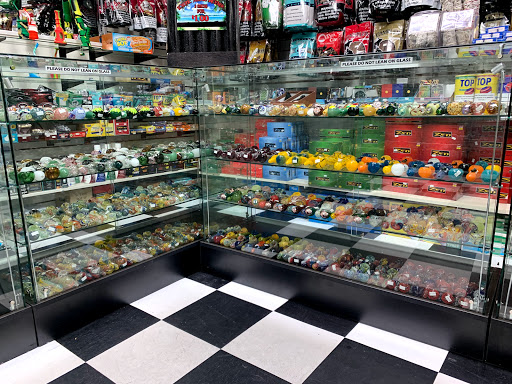 Tobacco Shop «HN Smoke Shop», reviews and photos, 4215 N 19th Ave, Phoenix, AZ 85015, USA