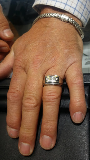 Jewelry Store «The Jewelry Exchange», reviews and photos, 100 E Main St, Norristown, PA 19401, USA