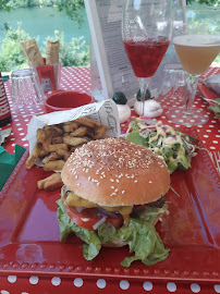 Hamburger du Restaurant Guinguette Merpuis Lac de Chambod à Serrières-sur-Ain - n°7