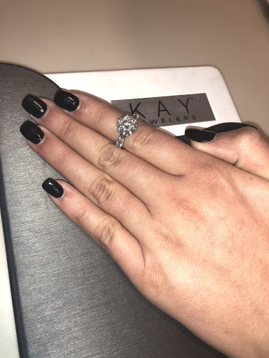 Jewelry Store «Kay Jewelers», reviews and photos, 585 Brandon Town Center Dr, Brandon, FL 33511, USA