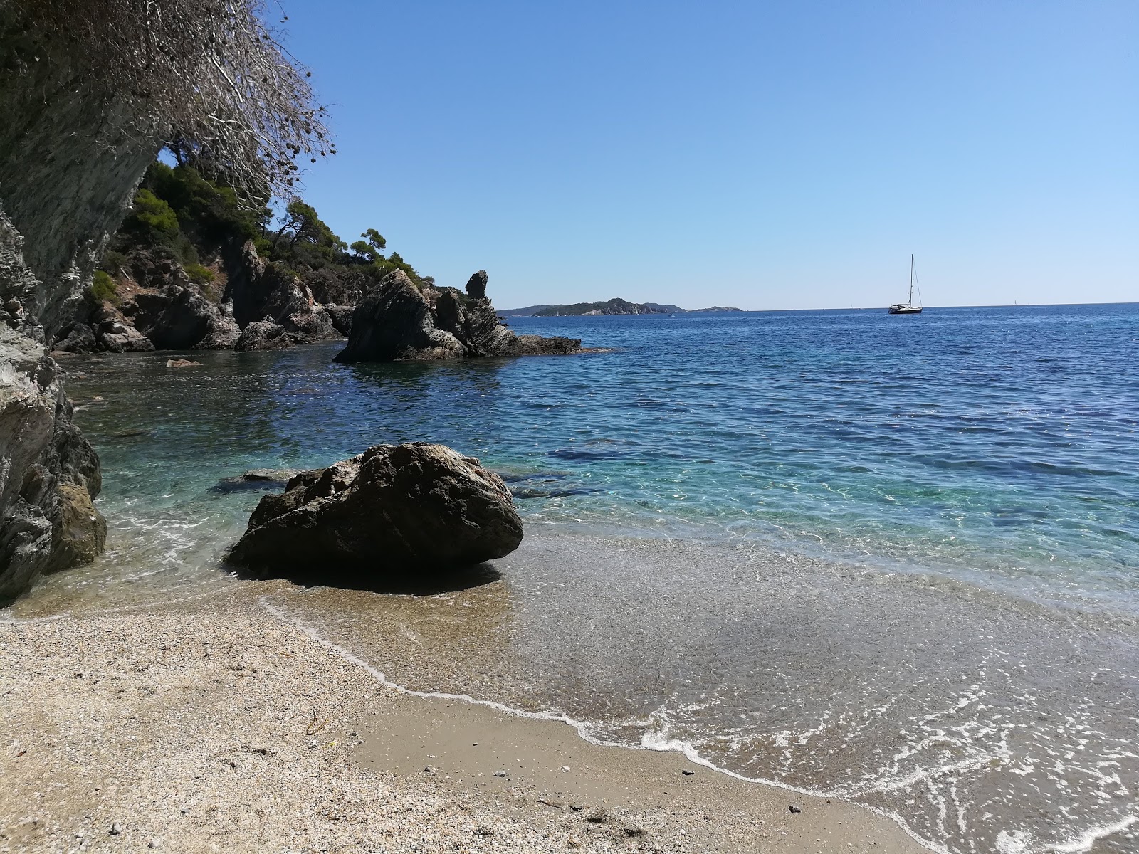 Fotografija Plage des Darboussieres z turkizna čista voda površino