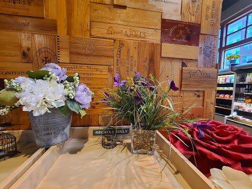 Gourmet Grocery Store «Potomac Gourmet Market», reviews and photos, 180 American Way, Oxon Hill, MD 20745, USA