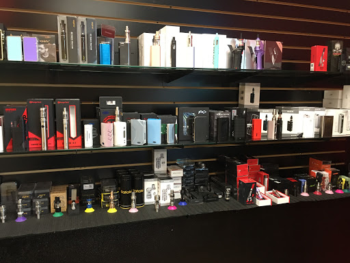 Tobacco Shop «SMOKEYZ SMOKE &VAPOR SHOP», reviews and photos, 901 SW Highland Dr f, Gresham, OR 97980, USA