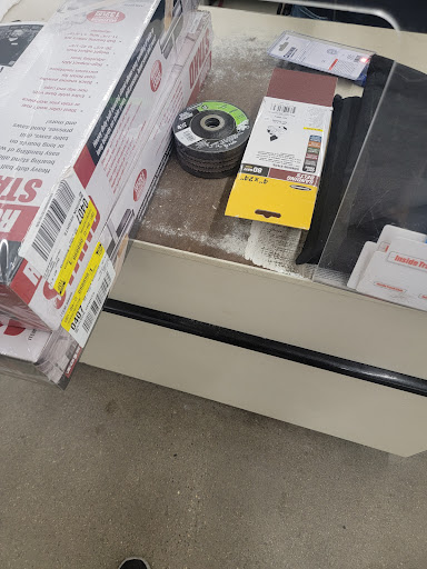 Hardware Store «Harbor Freight Tools», reviews and photos, 32706 John R Rd, Madison Heights, MI 48071, USA