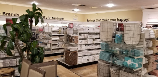 Department Store «T.J. Maxx & HomeGoods», reviews and photos, 111 Taunton St, Plainville, MA 02762, USA