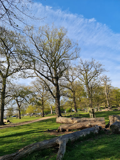 Kingston Gate, Richmond Park