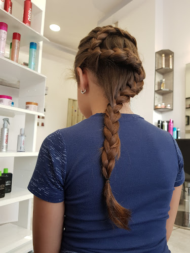 Opinii despre Hair Club în Βέροια - Κουρείο