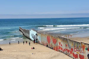 El Muro en la Playa, Tijuana image