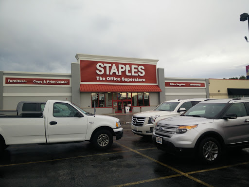 Office Supply Store «Staples», reviews and photos, 9631 S Cicero Ave, Oak Lawn, IL 60453, USA