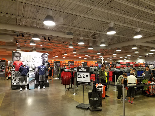 Sporting Goods Store «Nike Factory Store», reviews and photos, 1 Outlet Blvd #600, Wrentham, MA 02093, USA