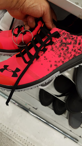 Clothing Store «Ross Dress for Less», reviews and photos, 4646 S Cooper St, Arlington, TX 76017, USA